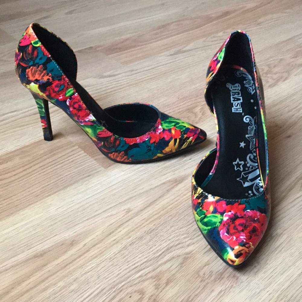 Colorful Pointy Toe Pumps